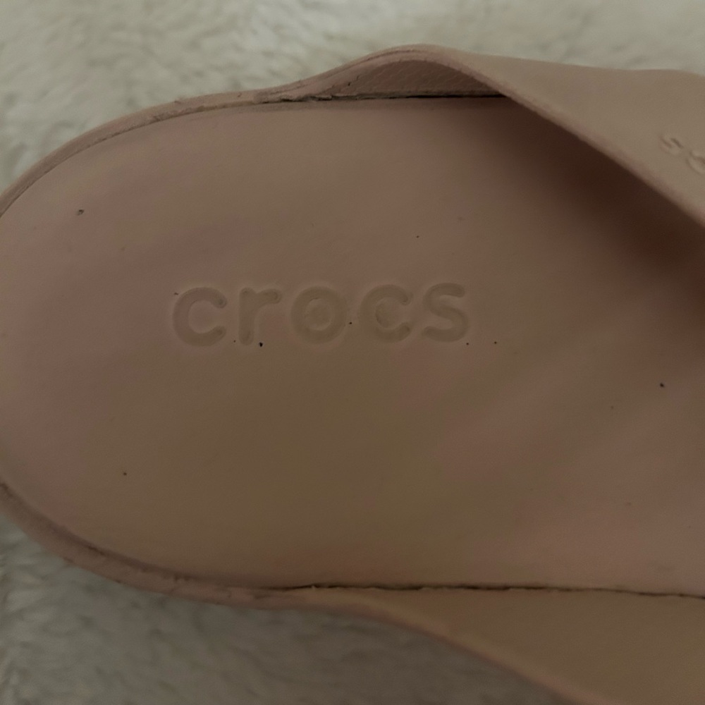 Crocs Getaway Platform Flip Flops in Quartz - Picture 6 of 11